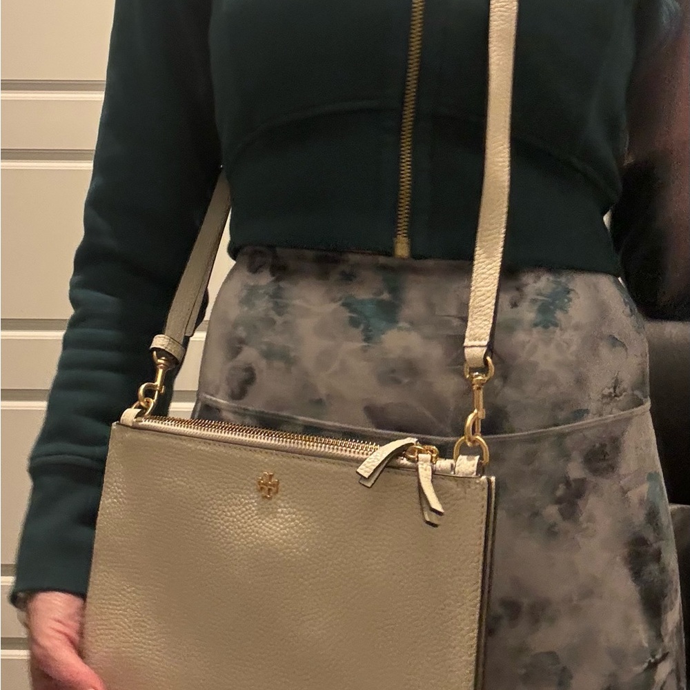 Tory Burch Blake Cream Crossbody Bag - Picture 9 of 9